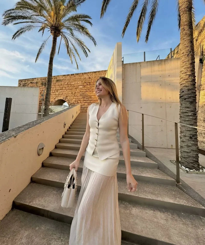 Women’s Sleeveless Knit Vest